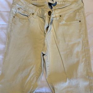 Light yellow straight leg capris